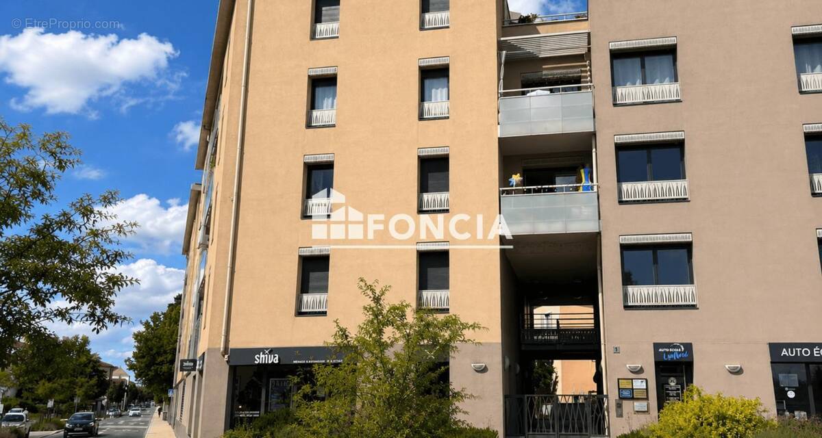 Appartement à NEUVILLE-SUR-SAONE