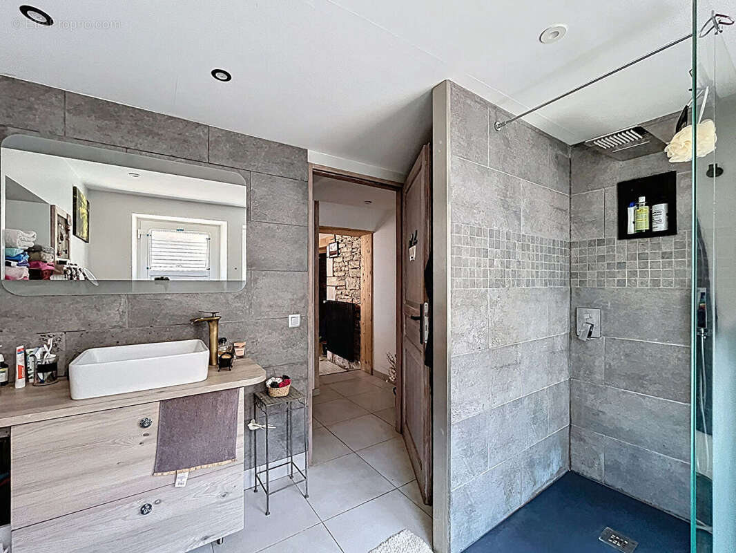 Maison à FRAIGNOT-ET-VESVROTTE