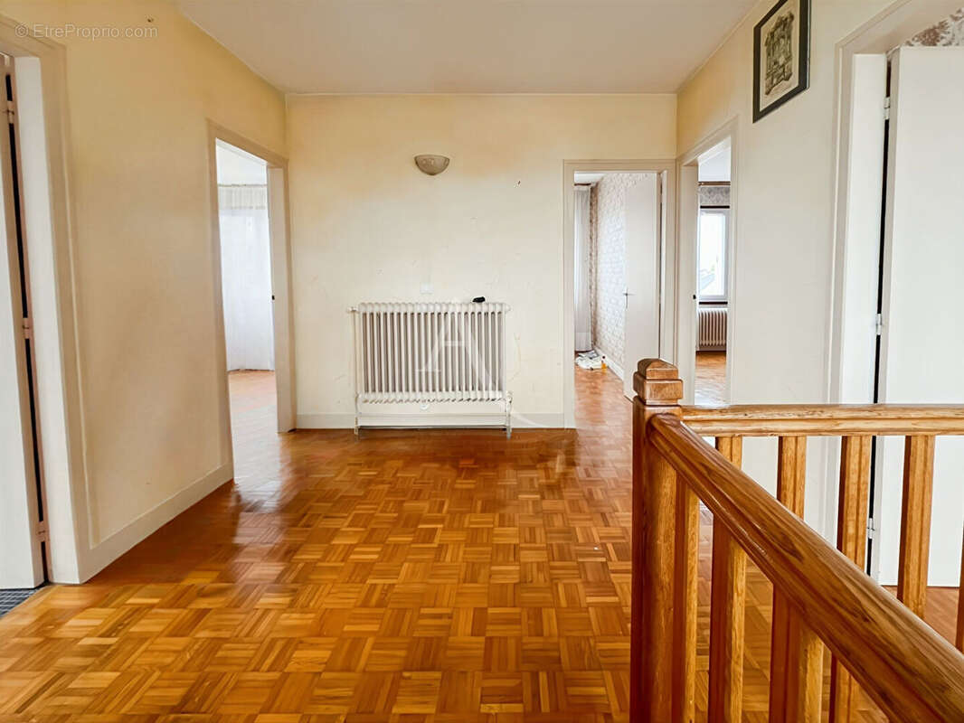 Maison à LE MESNIL-ESNARD