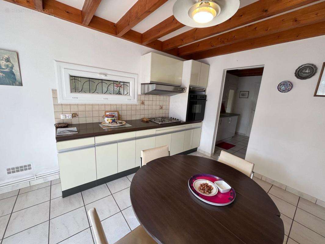 Maison à AMBARES-ET-LAGRAVE