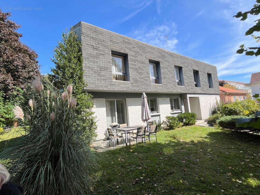 Magnifique Villa d'architecte avec jardin et garage, au centre-ville - photo 5