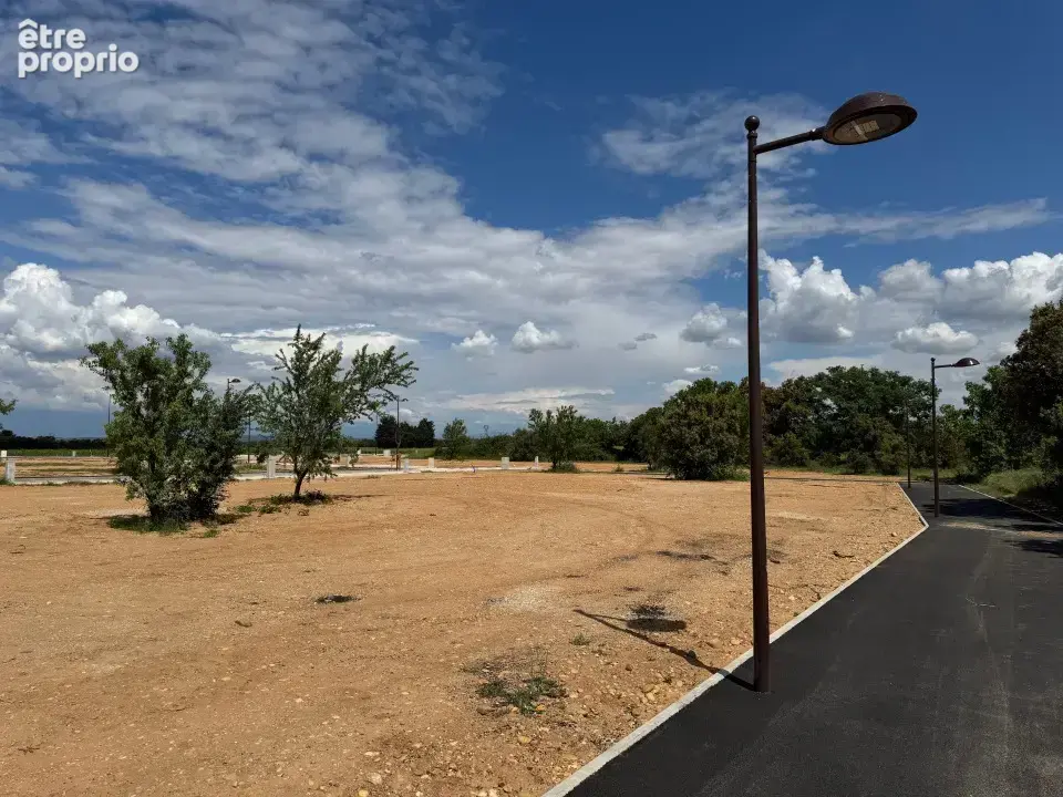 Terrain 275 m² à Laudun-L'ardoise  - photo 2