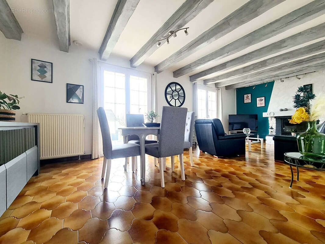 Maison à BIESLES