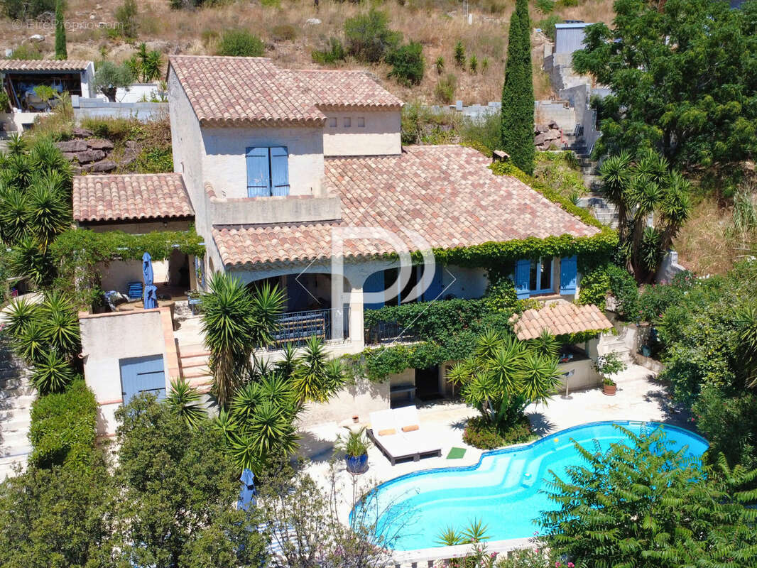 Maison à PLAN-DE-LA-TOUR