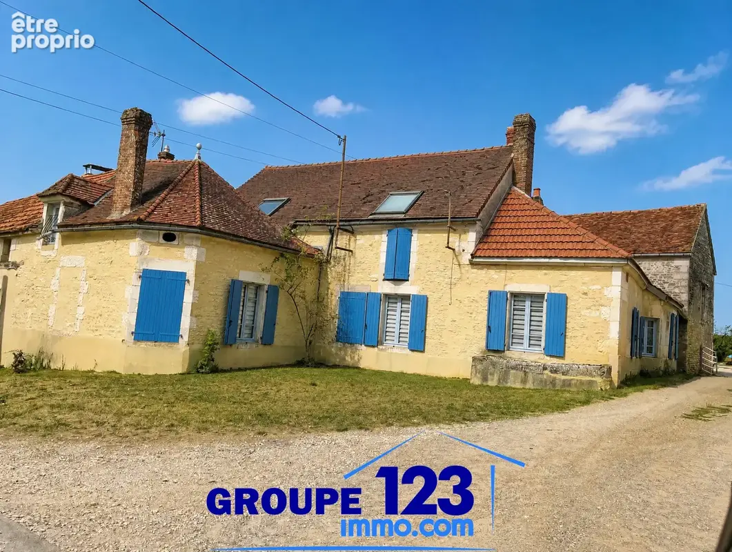 Au coeur de la Puisaye touristique, double longère de 390 m2 sur terrain de 2413m2 au calme - photo 2