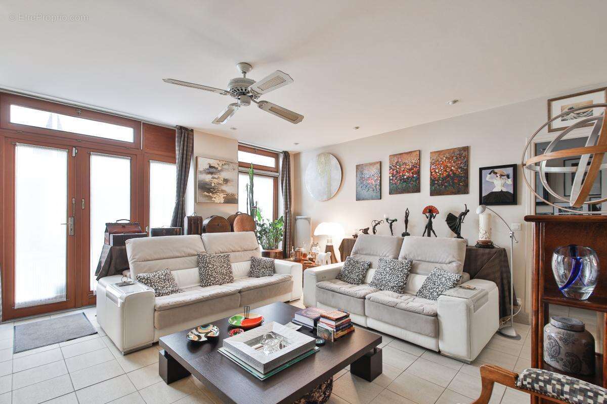Appartement à PARIS-9E