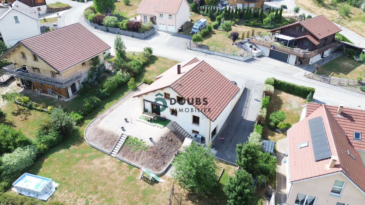 Maison à LES COMBES