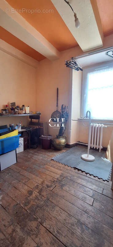 À VENDRE - Immeuble à usage mixte professionnel et habitation / Anciennement hôtel - restaurant / 282m2 / Pati - photo 16