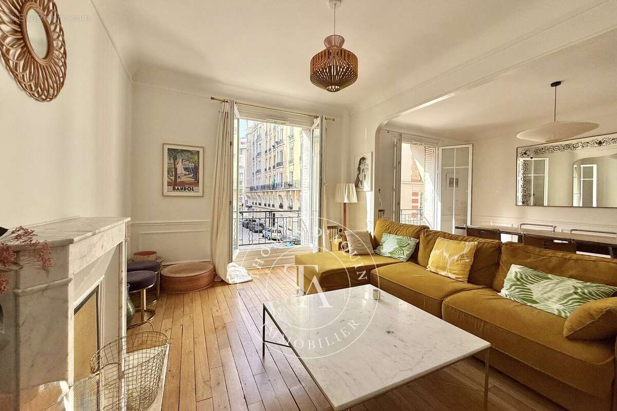 Appartement à PARIS-14E