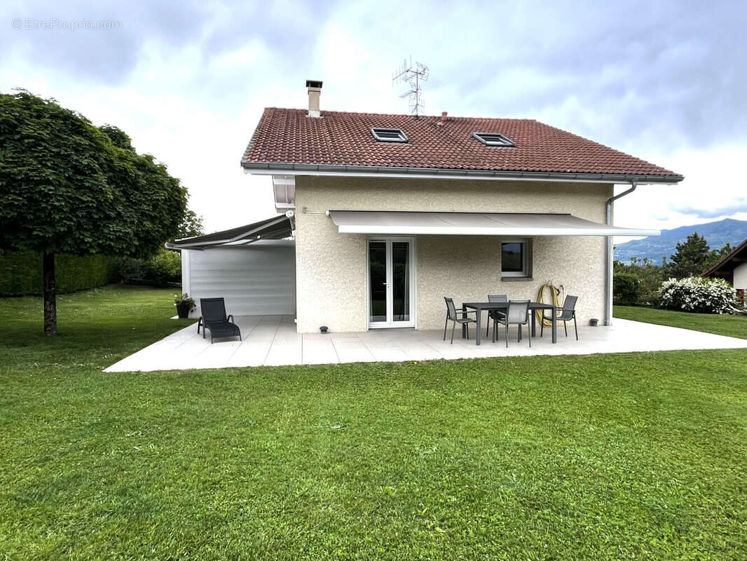 Maison à PERS-JUSSY