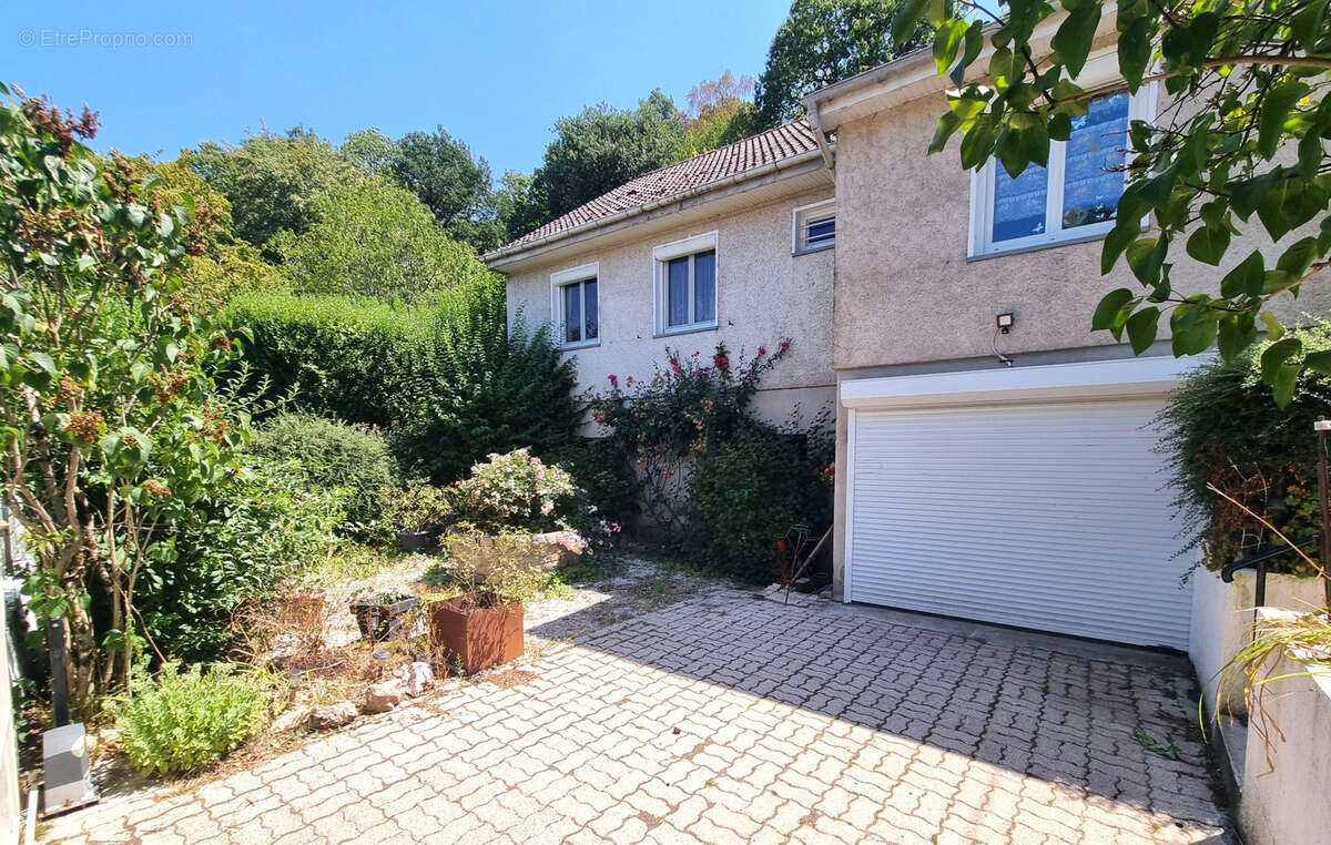 BRION - 139.000 euros - photo 2