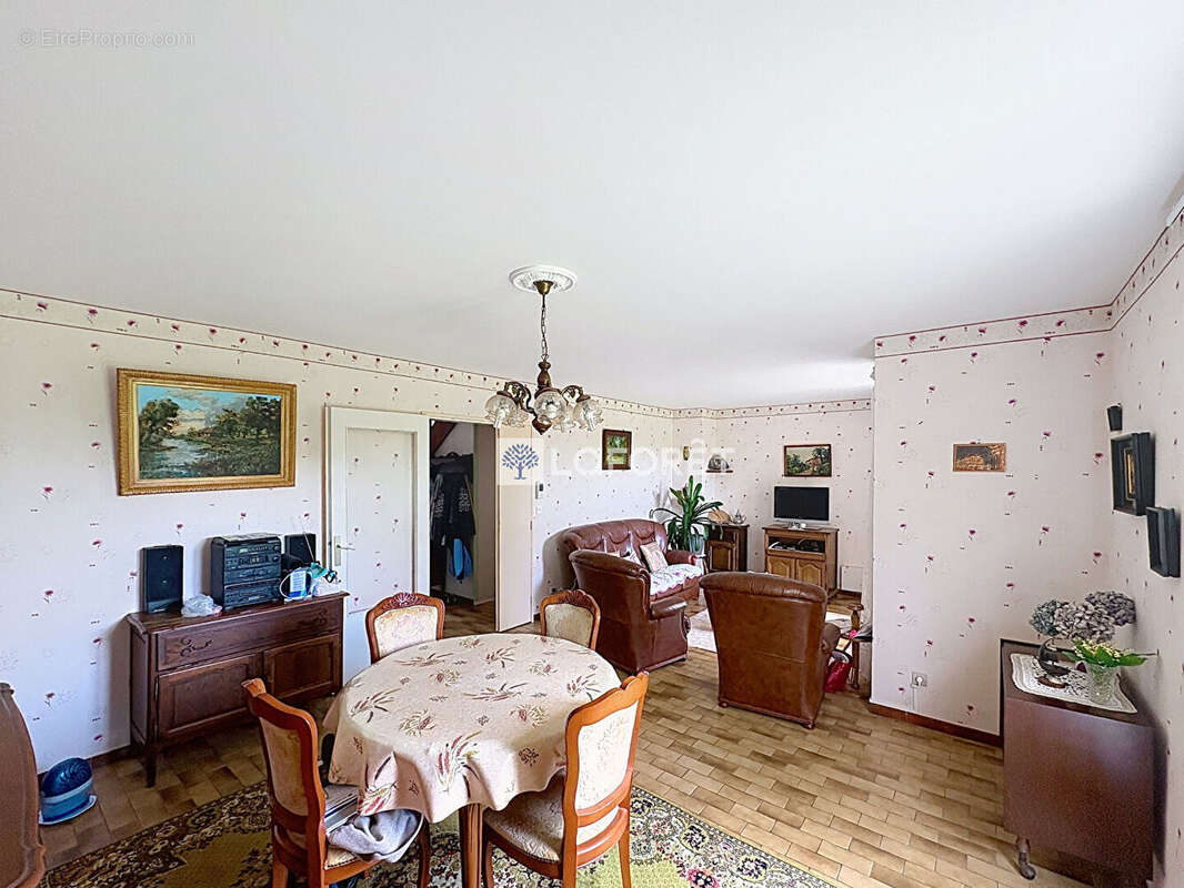 Maison à SASSETOT-LE-MAUCONDUIT