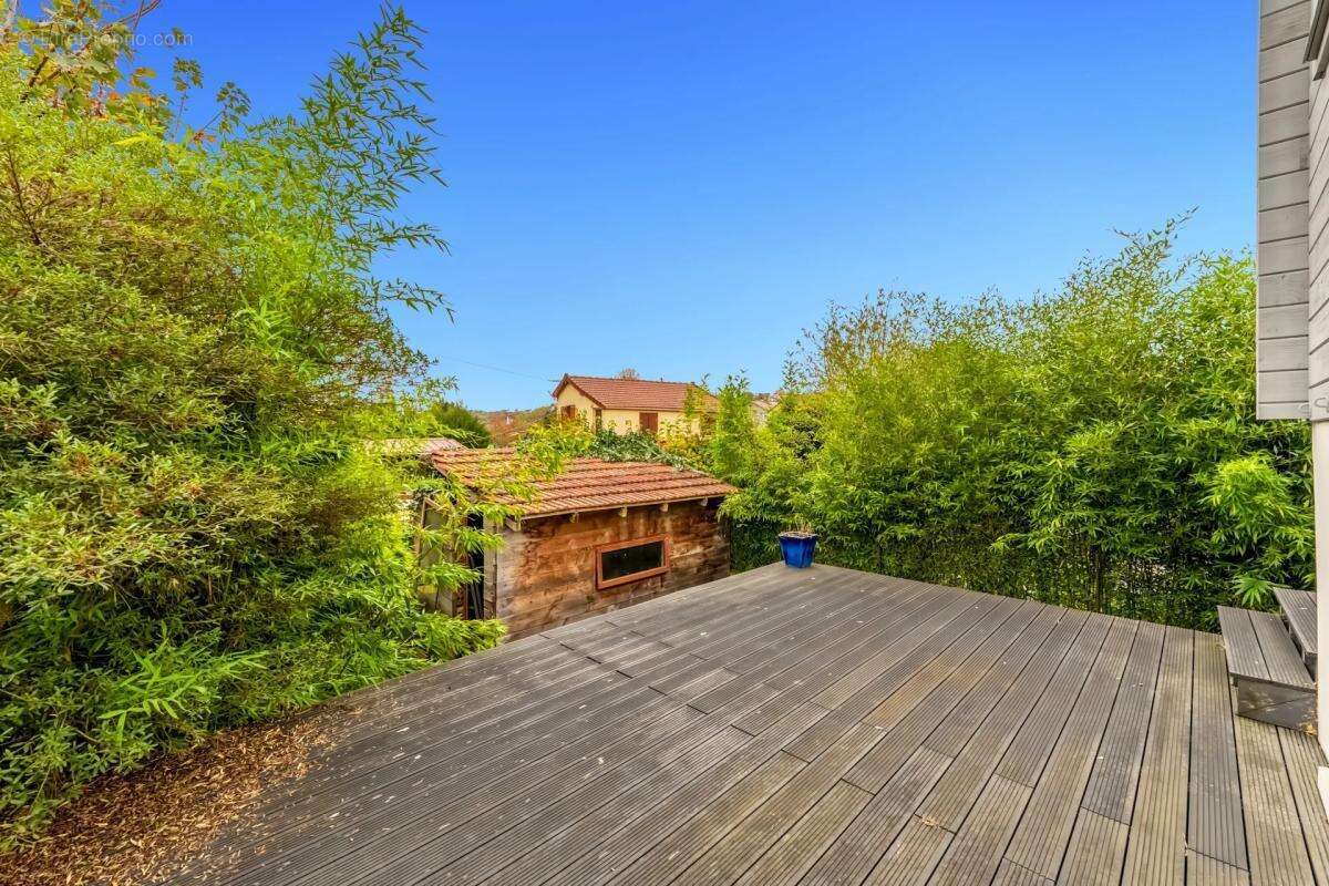 Maison à MAURECOURT