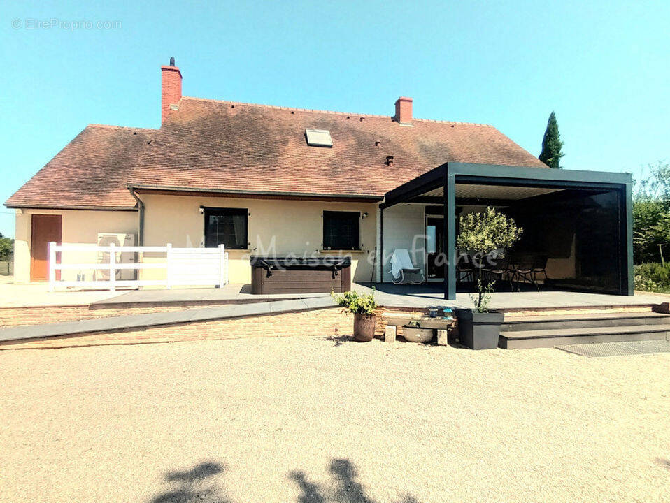 Maison à VARENNES-SUR-ALLIER