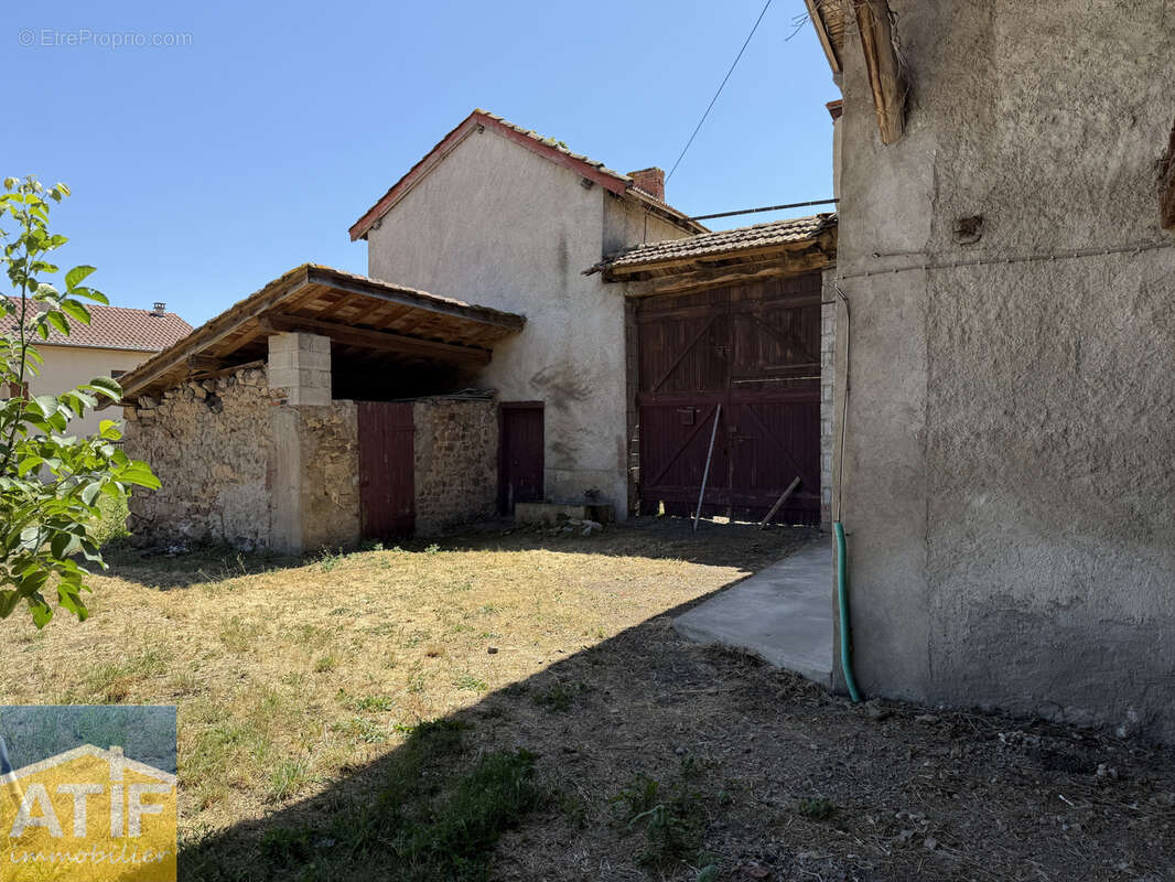 Maison à SAINT-MARTIN-LA-SAUVETE