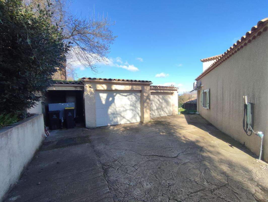 Maison à MONTAGNAC