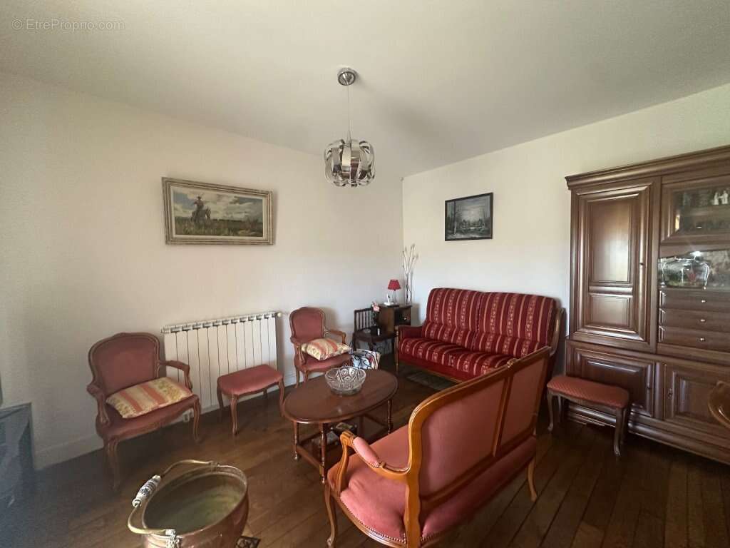 Appartement à PARAY-LE-MONIAL