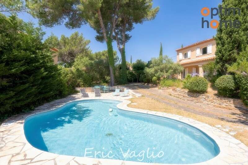 Bouc Bel Air (Aix à 10 mn) - Vente Belle Villa T5 de 169 M2 + dépendances 100 m2, sur un terrain clos et arboré de 1257 M2 avec  - photo 2