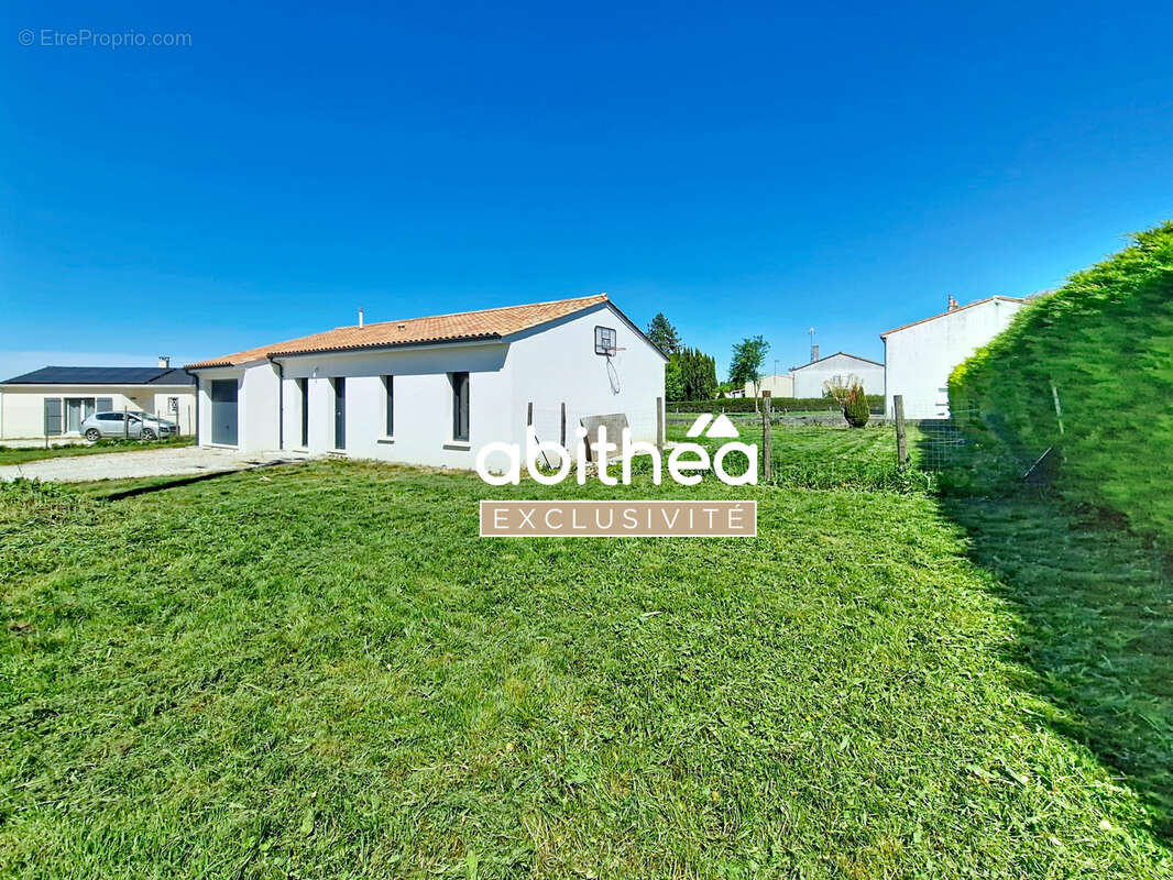 Maison de plain-pied  2023  2 chambres  84m2  1000m2 de terrain  garage - photo 17