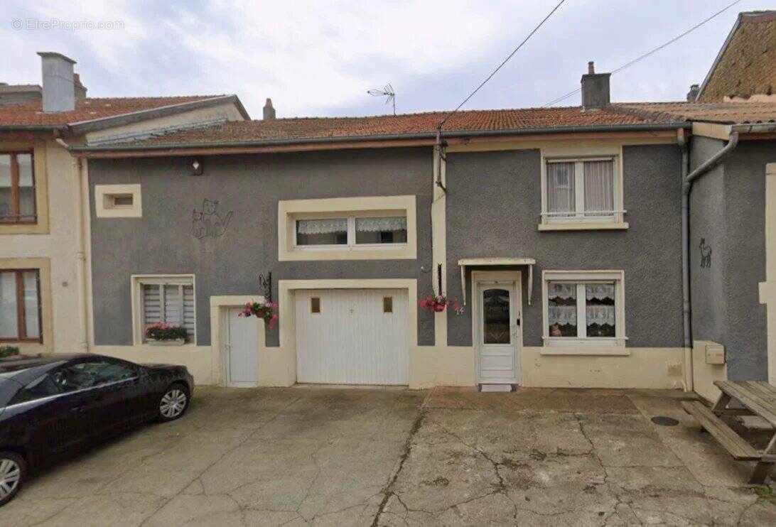 Maison à FRESNOIS-LA-MONTAGNE