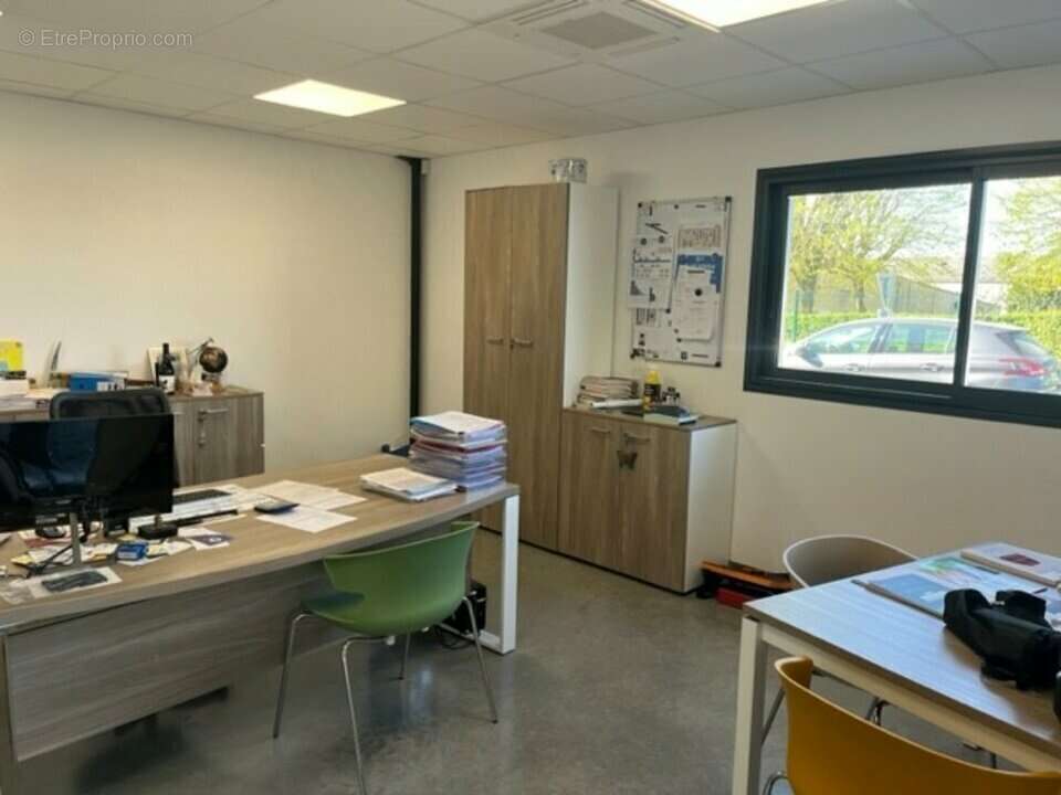 Commerce à POMPIGNAC