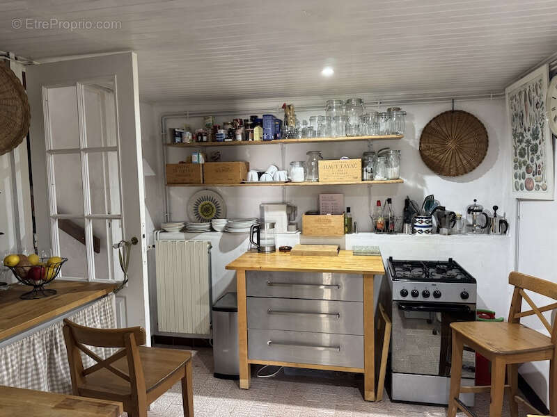 Maison à SALLES-LAVALETTE