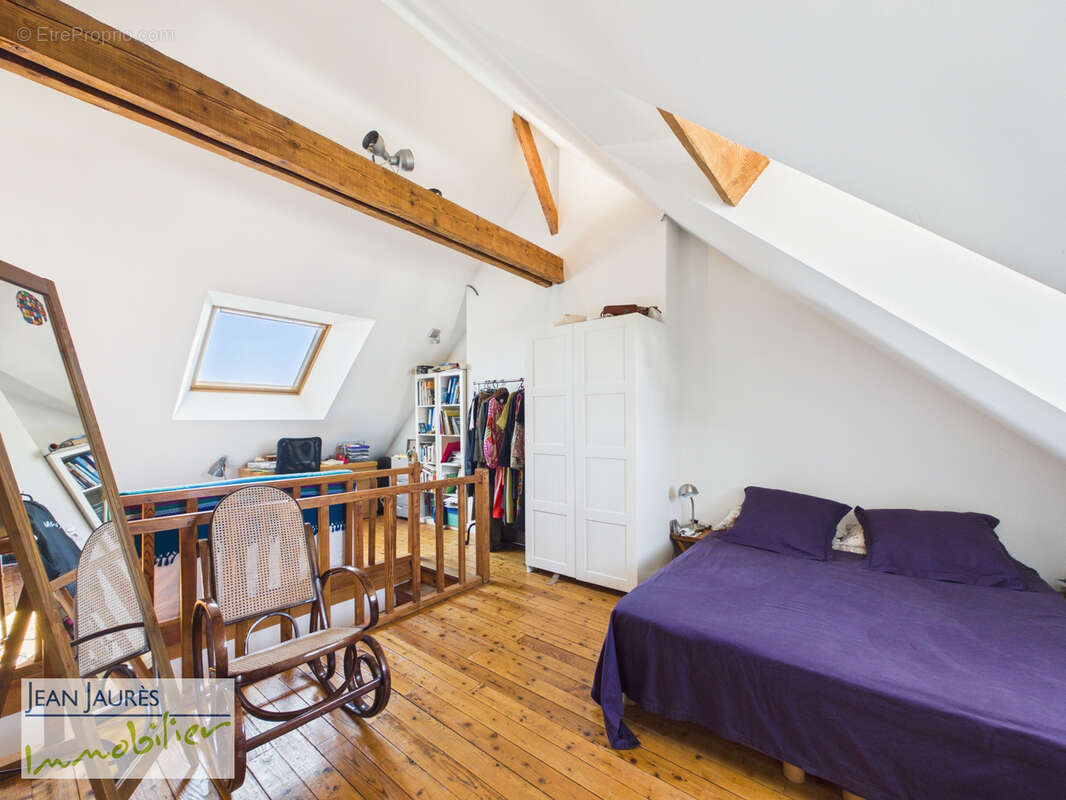 SAINTE-SAVINE   Maison familiale de charme, 4 chambres et beaux volumes ! - photo 13