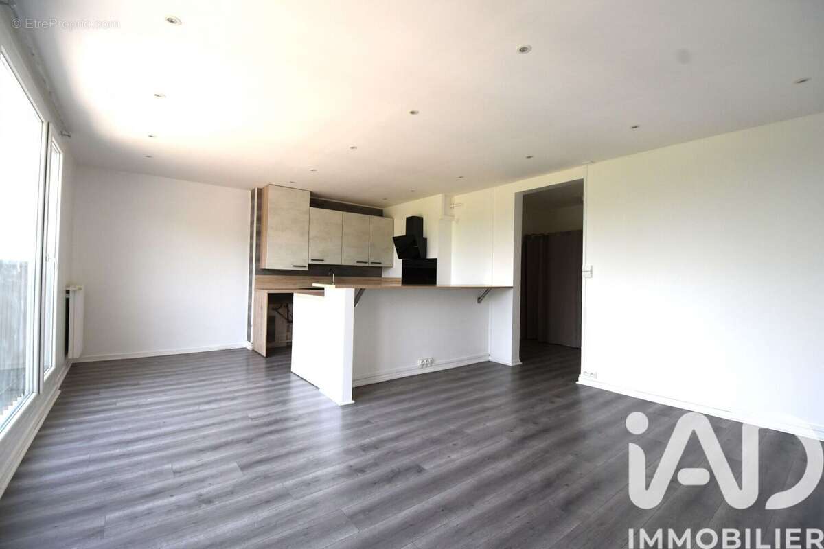 Photo 2 - Appartement à BRUYERES-LE-CHATEL