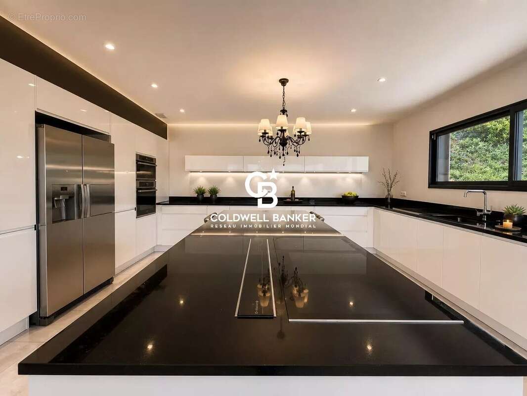 Maison à CRANVES-SALES