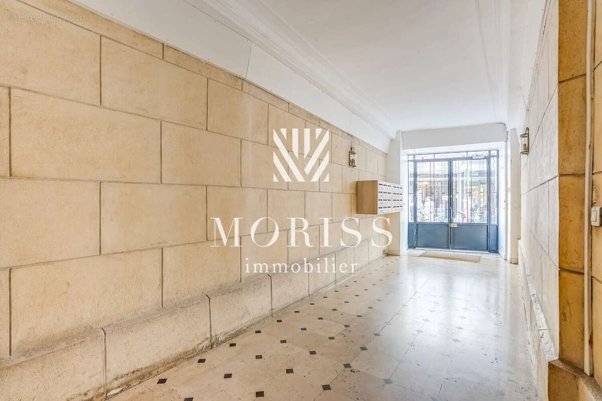 Appartement à PARIS-1E