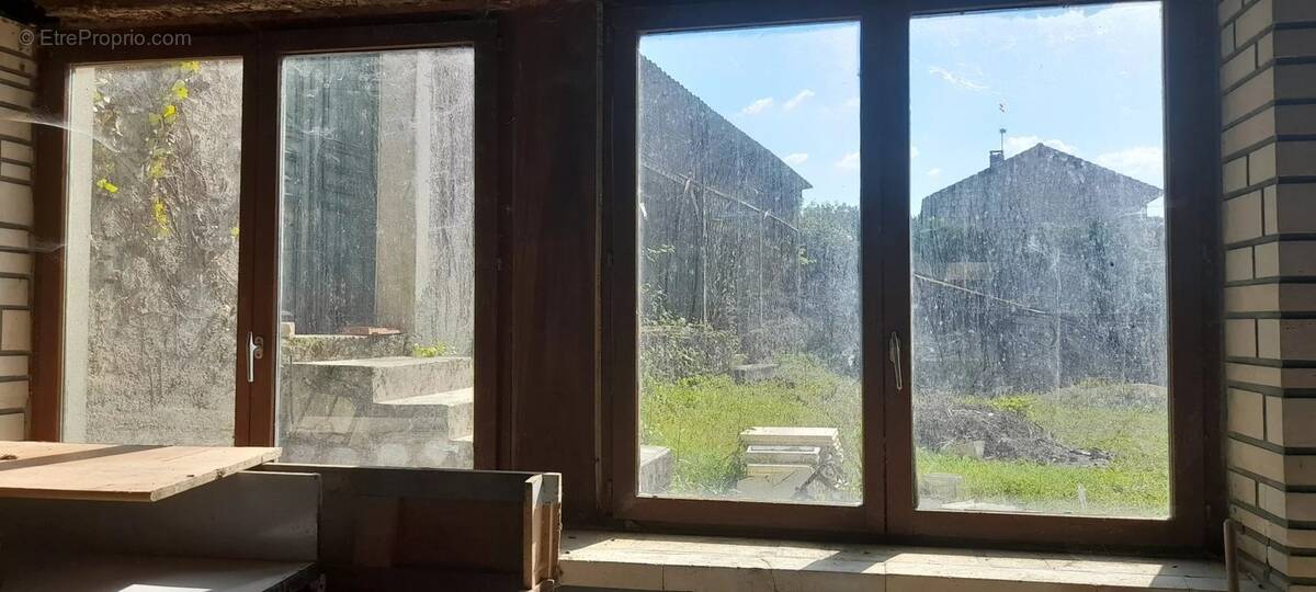 Maison à BAZINCOURT-SUR-SAULX