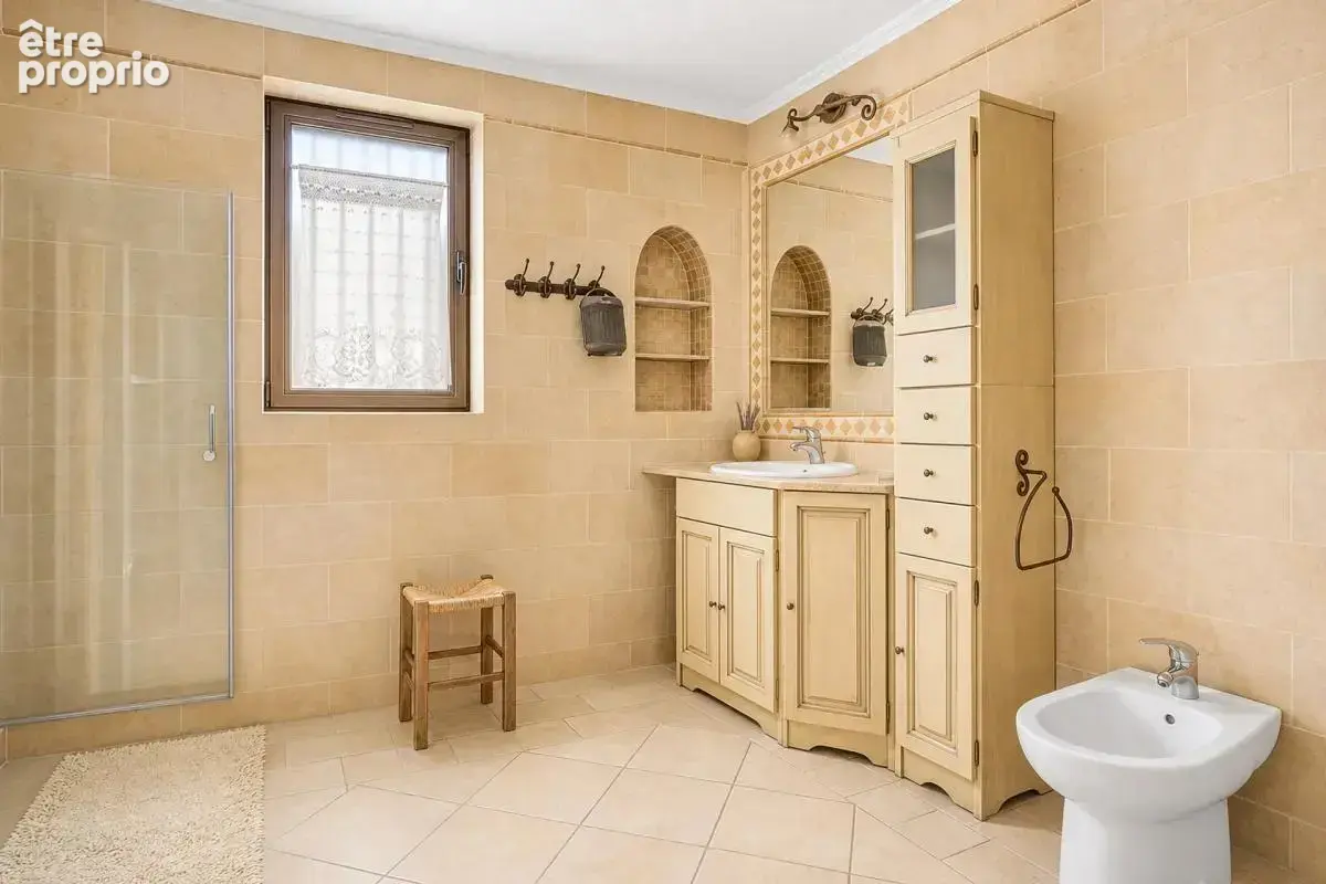 Maison 7 pièces de 238 m² à Gignac-la-Nerthe - photo 13