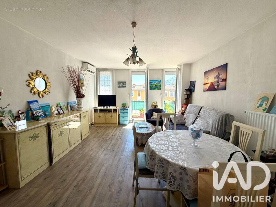 Photo 1 - Appartement à CARROS