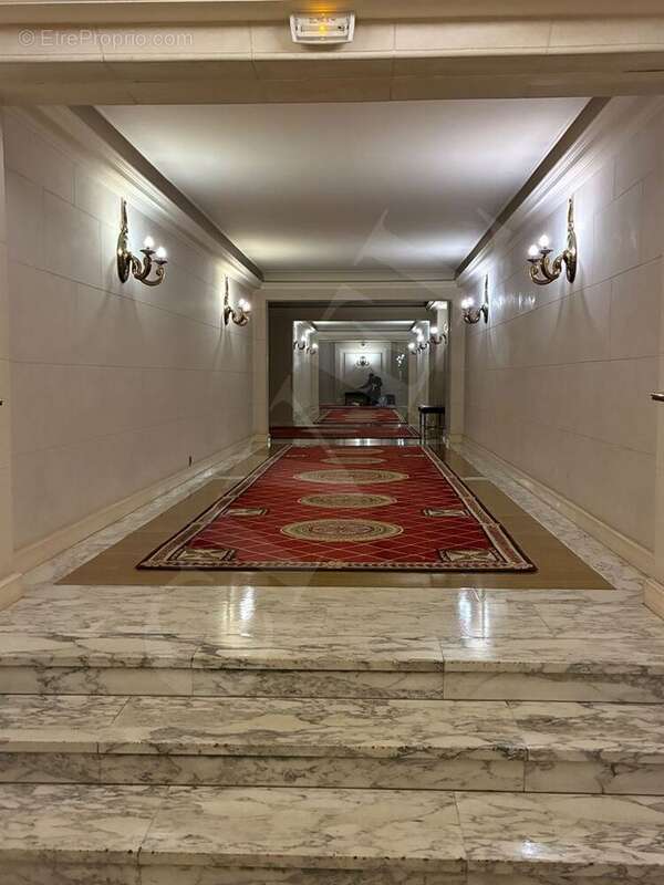 Appartement à PARIS-8E
