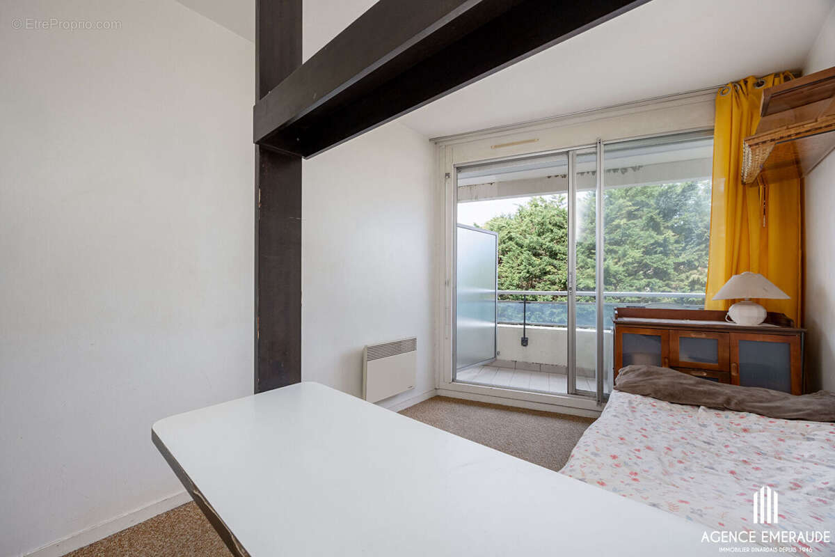 À vendre, studio avec balcon, vue dégagée, au pied de la plage de l'Écluse à Dinard - photo 3