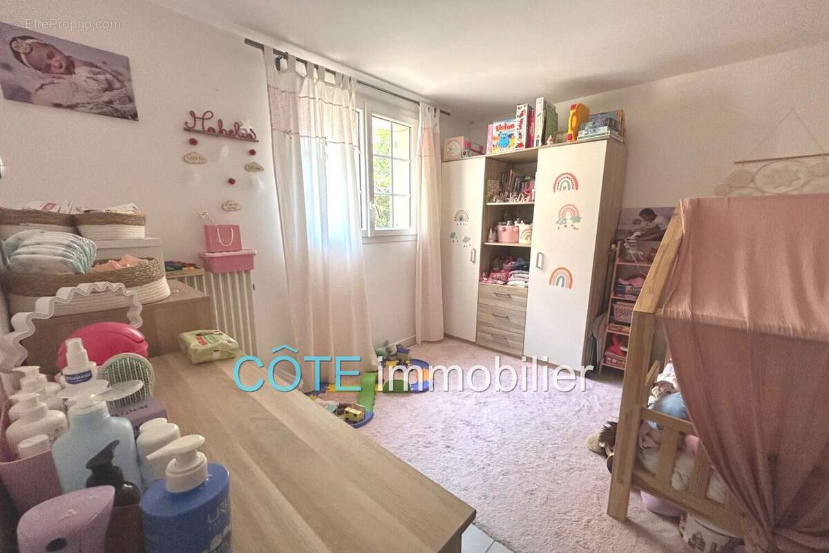 Appartement à VALLAURIS