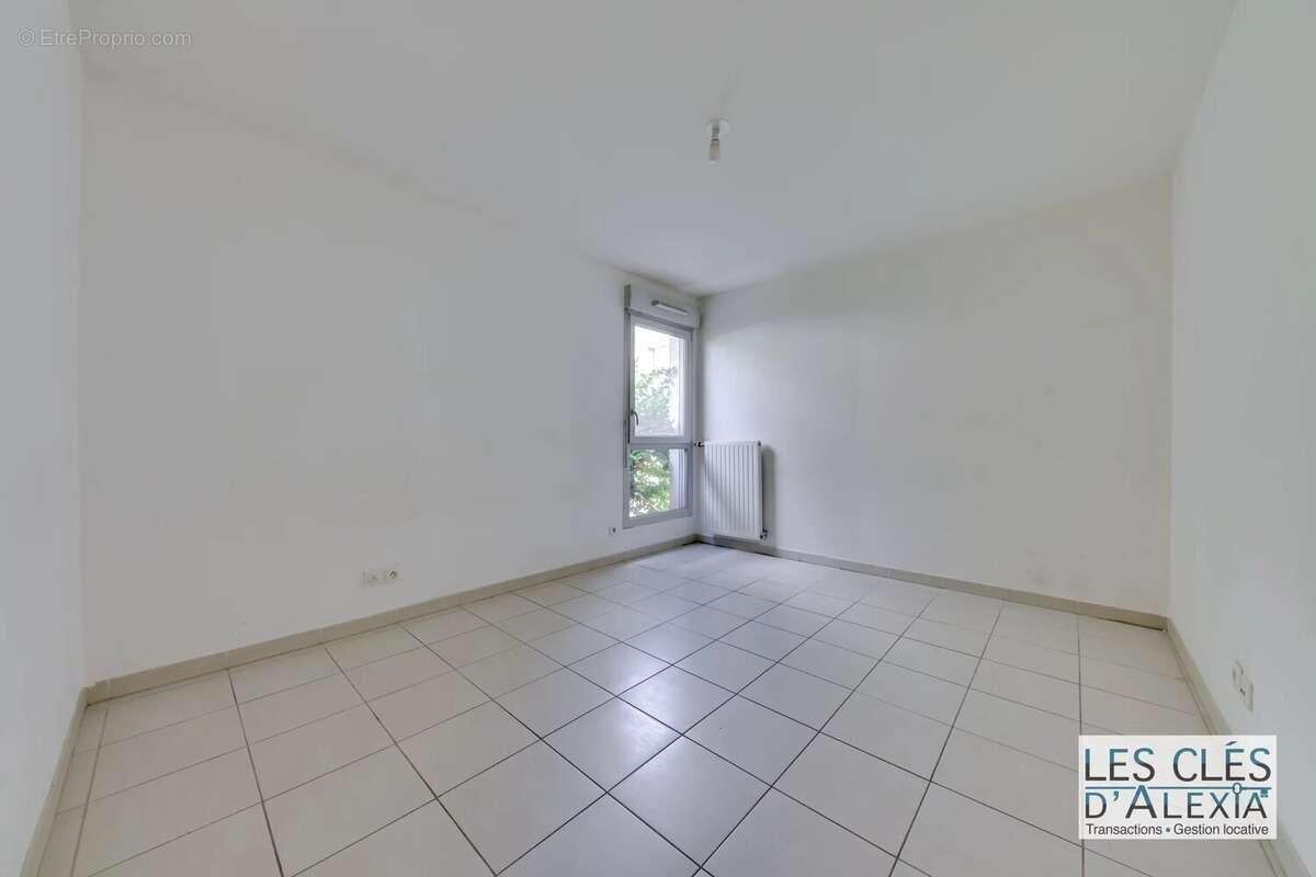 Appartement à DECINES-CHARPIEU