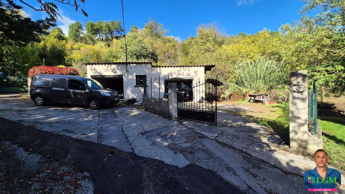 Maison à ROBIAC-ROCHESSADOULE