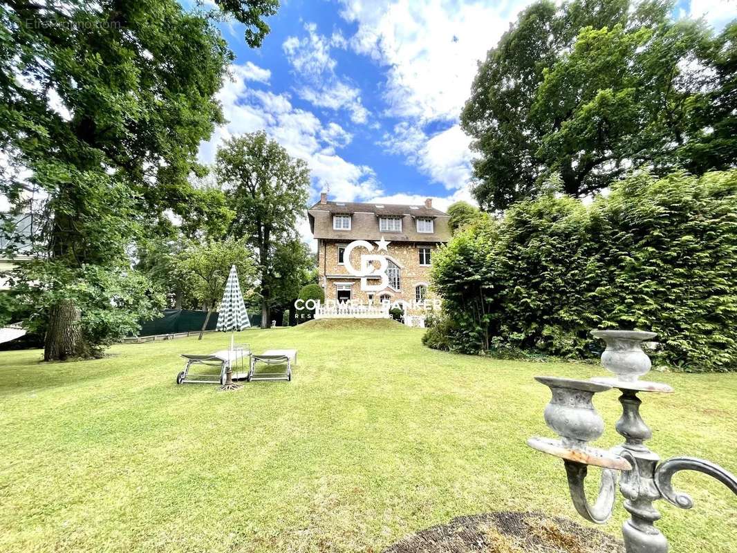 Maison à LE VESINET