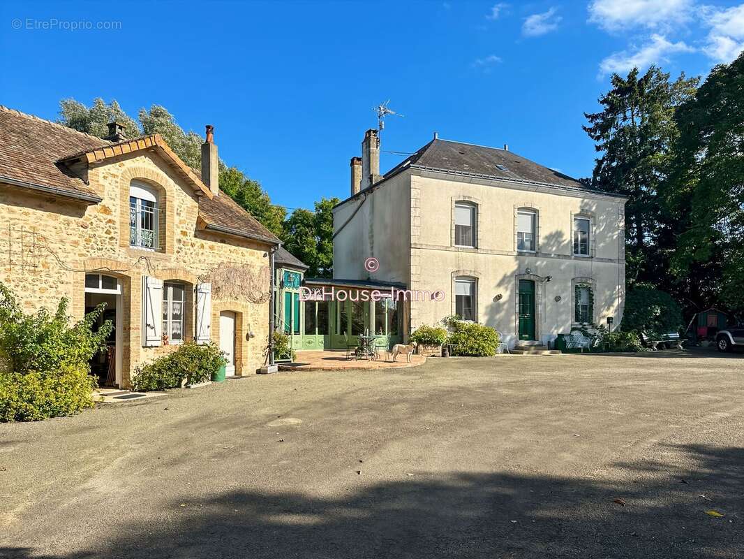 242 m² à Saint-Cosme-En-Vairais  - photo 20