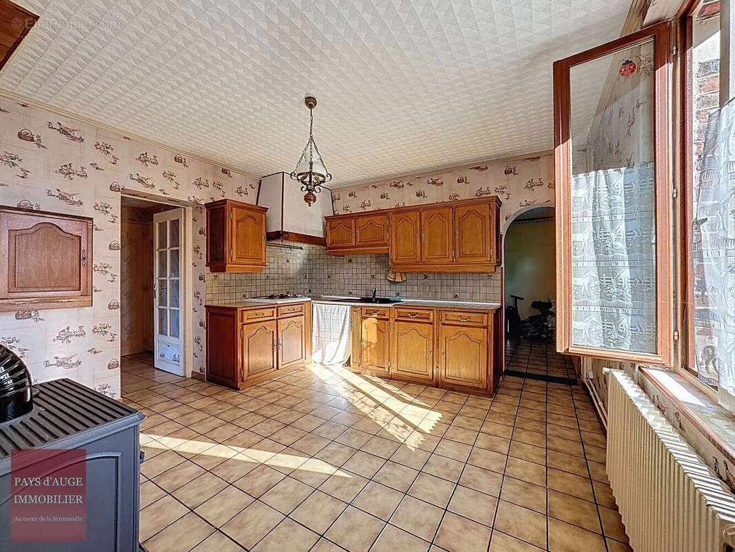 Maison à CASTILLON-EN-AUGE