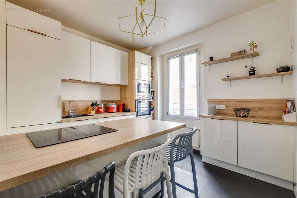 Appartement à PARIS-20E