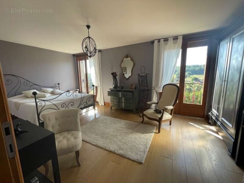 Maison à LA CELLE-DUNOISE