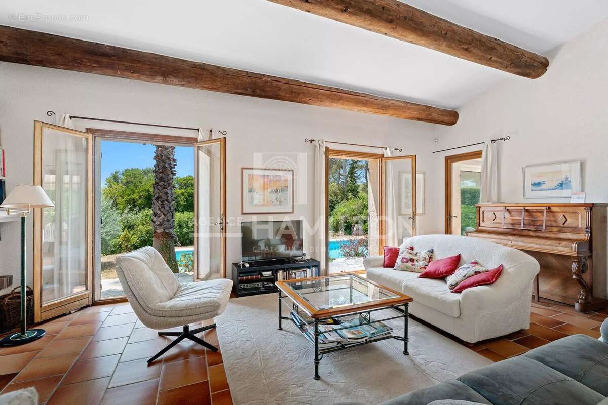 Maison à VALBONNE