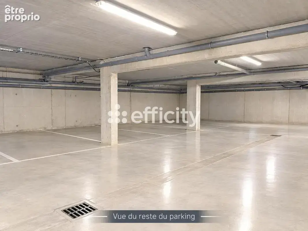 Stationnement - photo 2