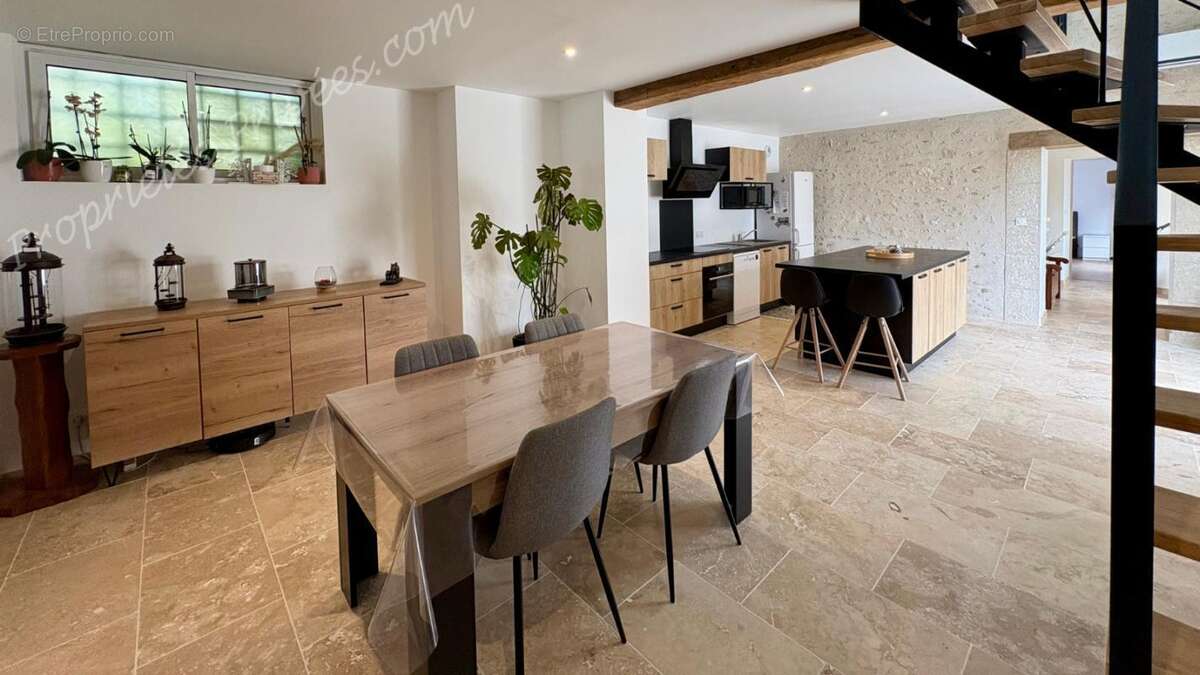 Maison à SAINT-CLAUDE-DE-DIRAY