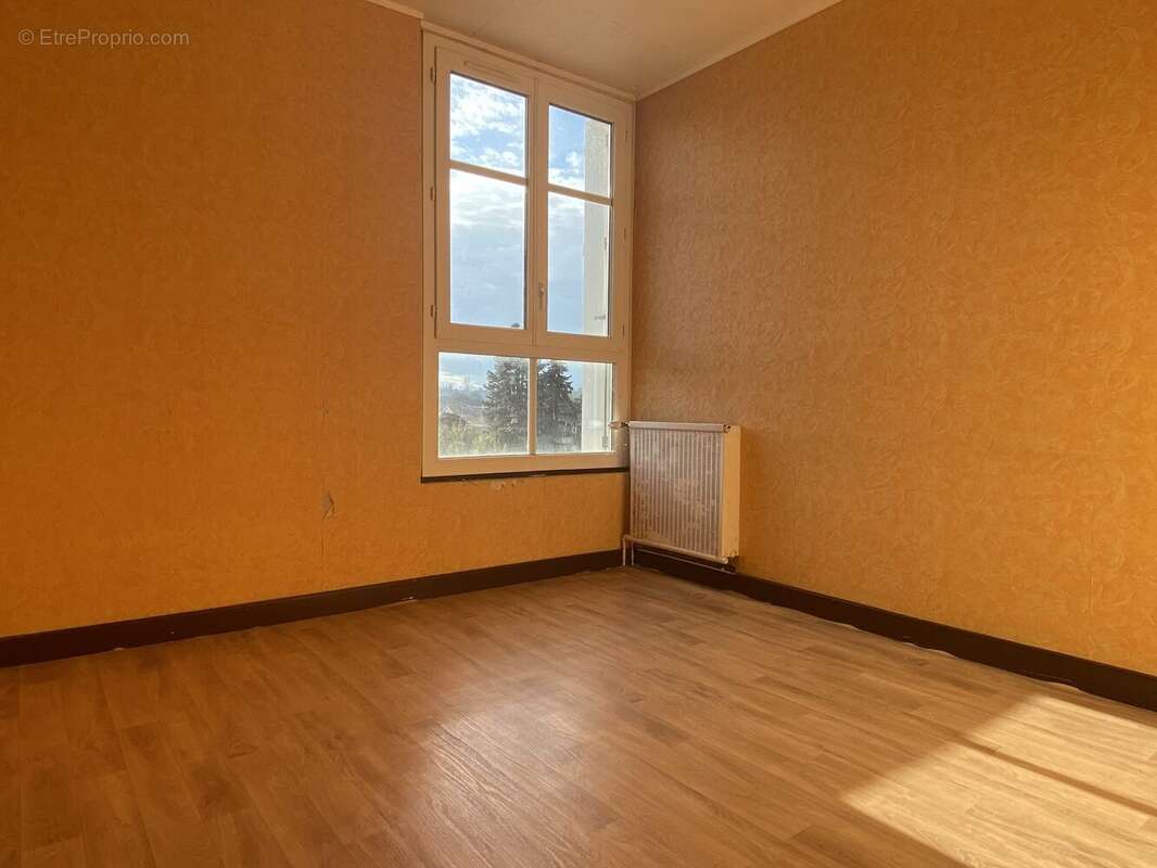 Appartement à BOURG-DE-PEAGE