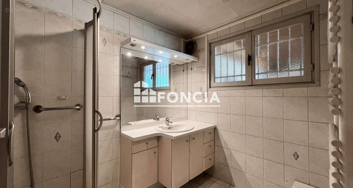 Jolie maison de ville avec exterieur - crolles - photo 12