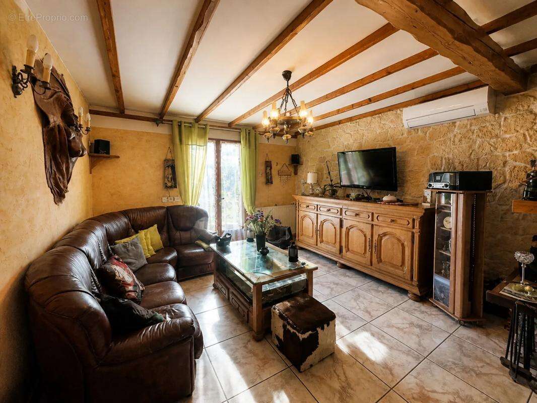 Maison de 7 pièces d'environ 196 m² à Esparron-de-Verdon - photo 8