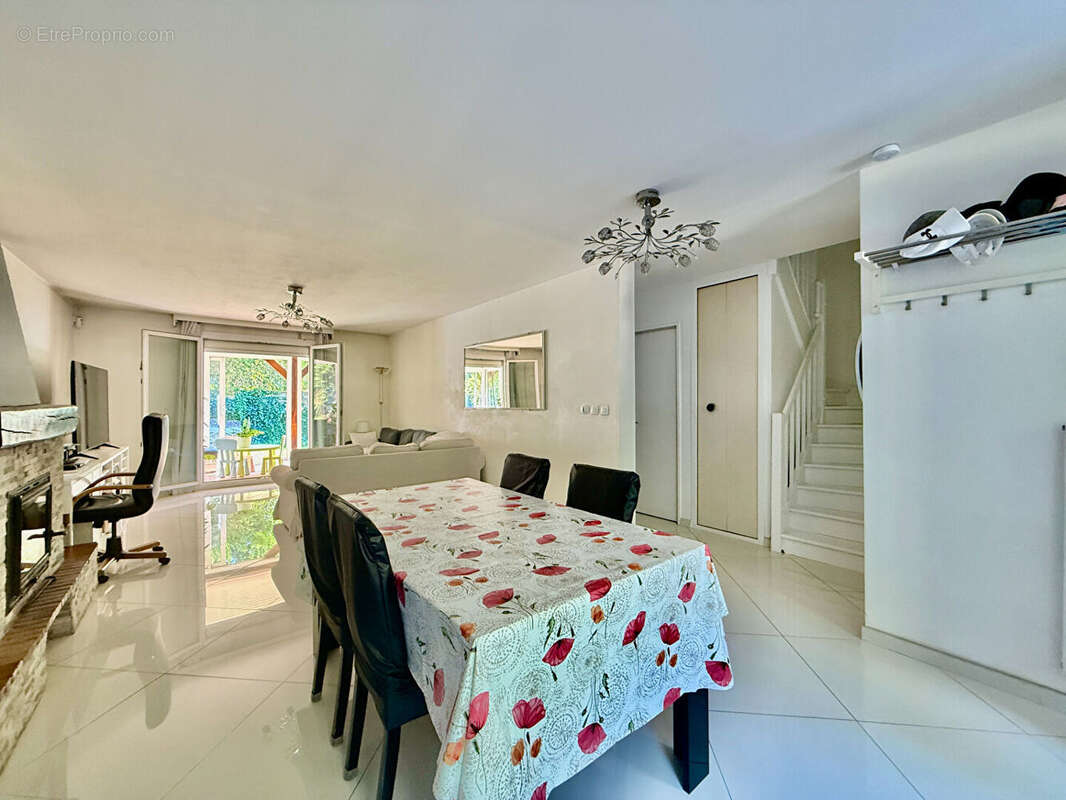 Maison à AULNAY-SOUS-BOIS